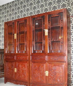 開(kāi)封天龍家具廠 定制實(shí)木家具，領(lǐng)略紅木雕花古典書(shū)柜之美